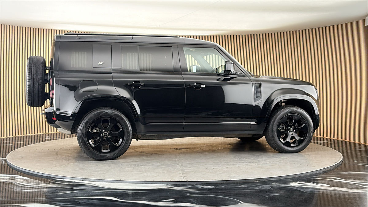 More views of Land Rover Defender 110