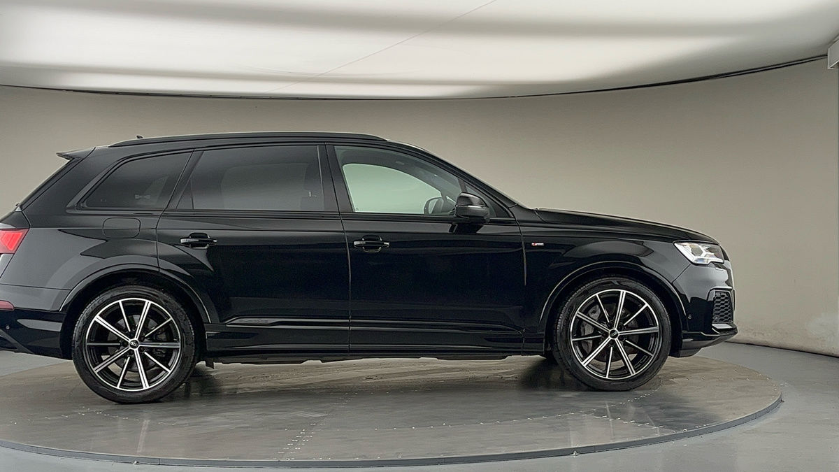 Audi Q7 Image 16
