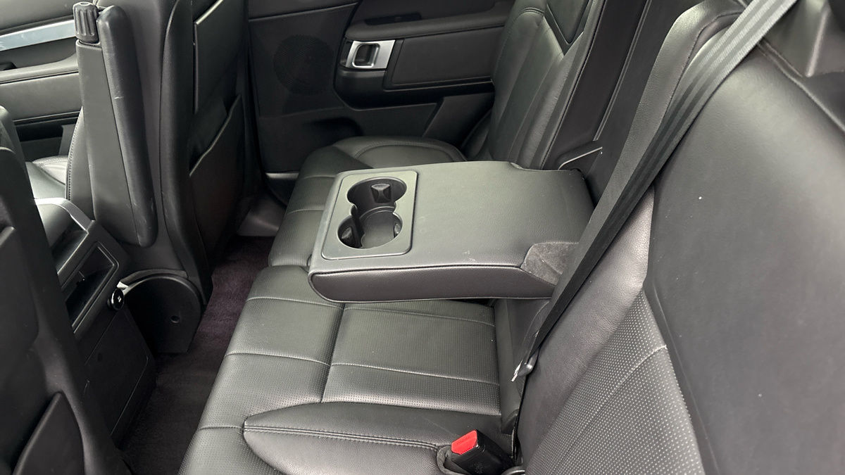 Land Rover Discovery Image 9