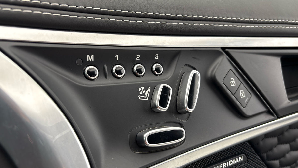 Jaguar F-Type Image 26