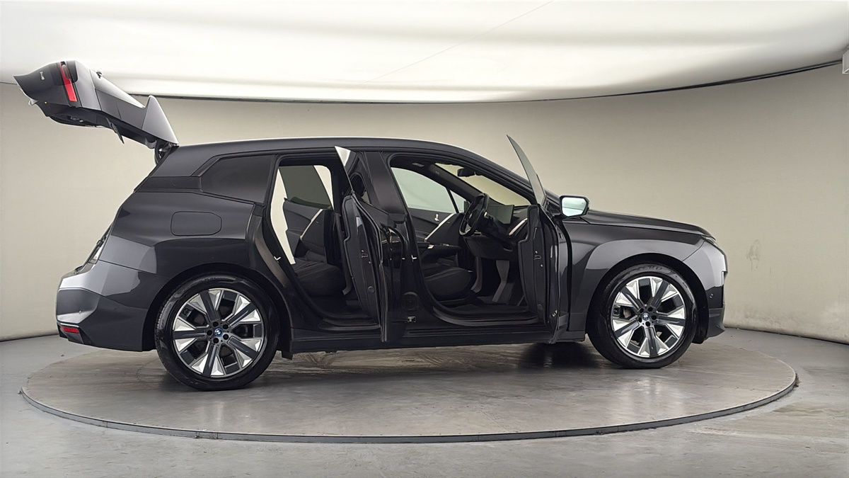 More views of BMW iX