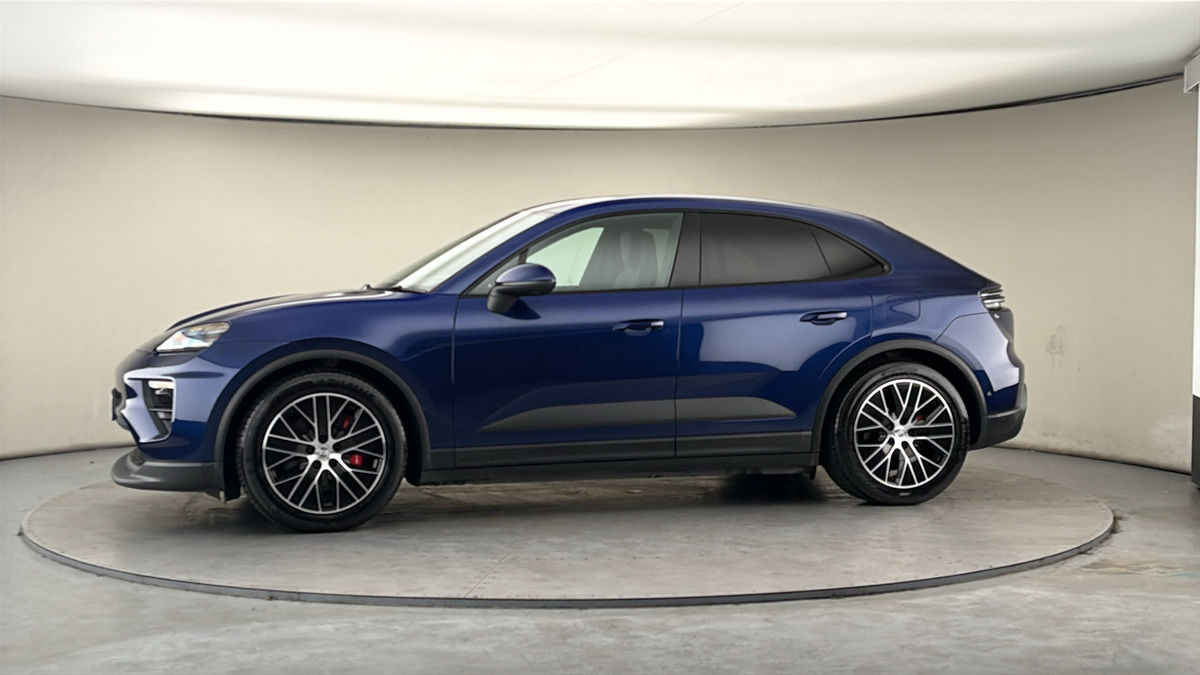 More views of Porsche Macan