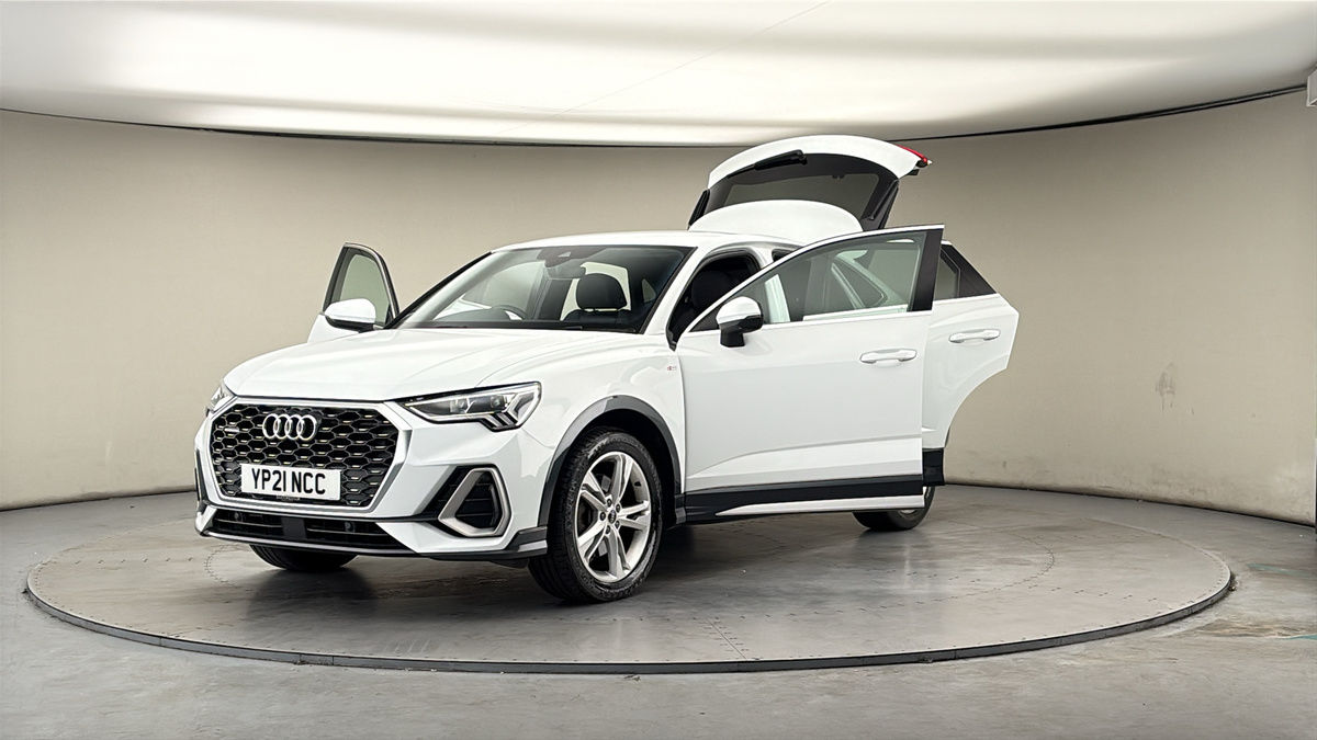 More views of Audi Q3