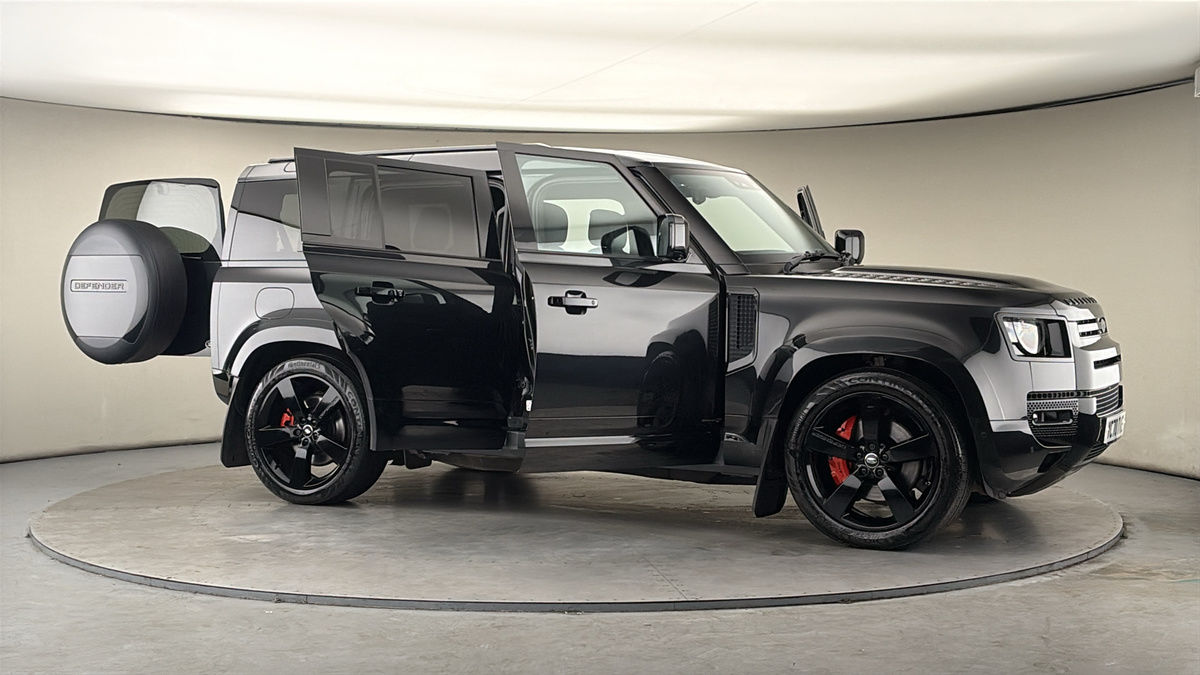 More views of Land Rover Defender 110