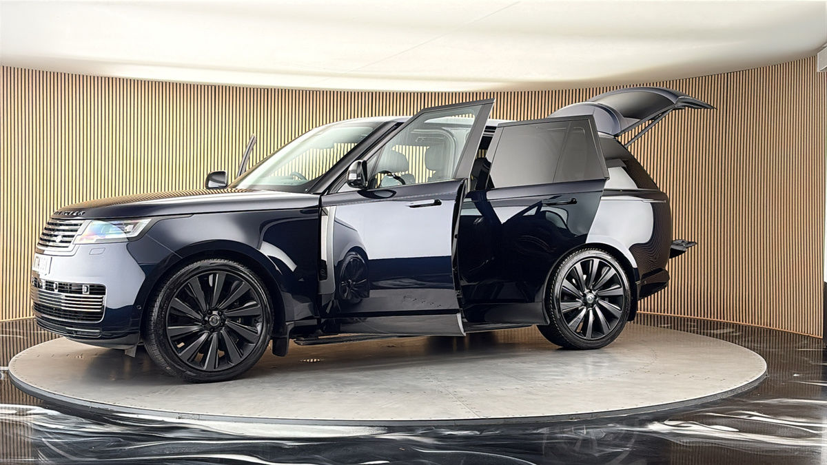 More views of Land Rover Range Rover