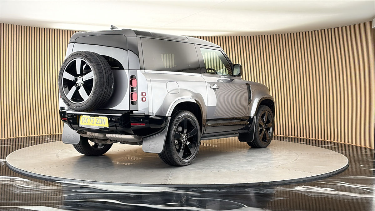 More views of Land Rover Defender 90