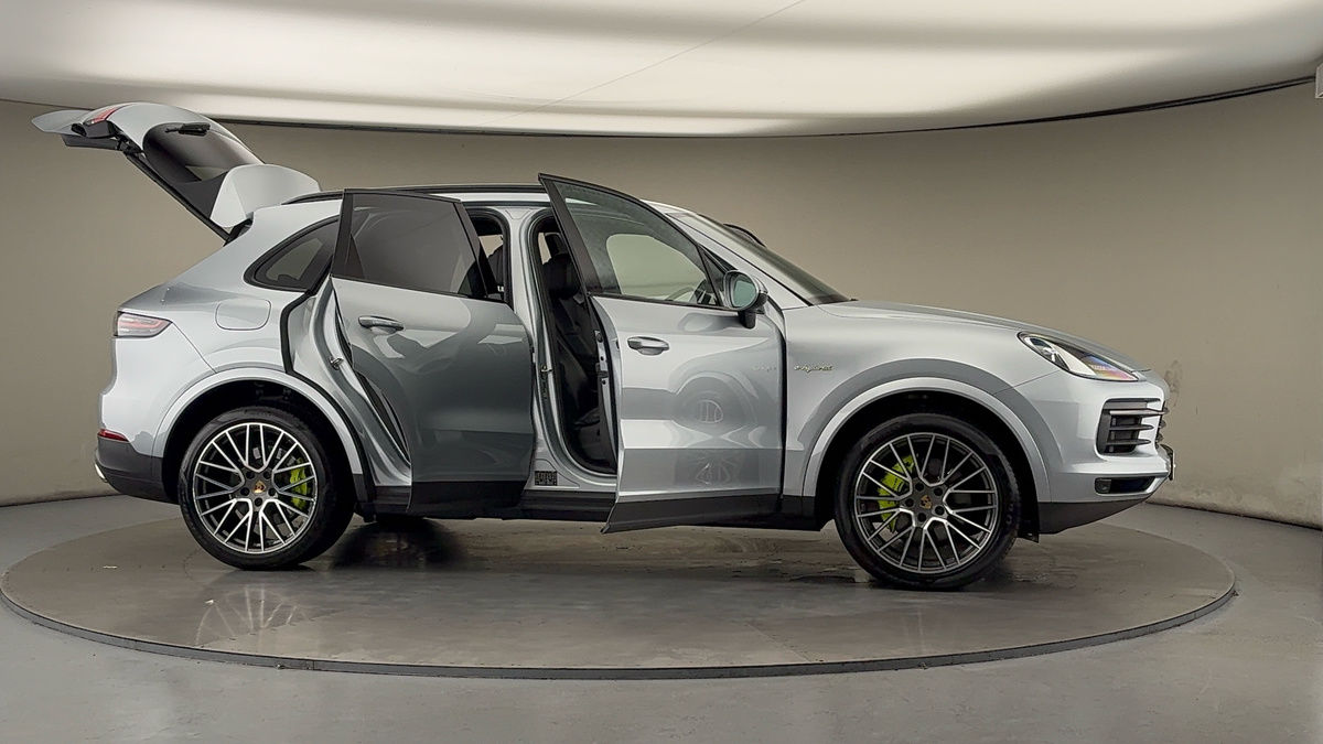 More views of Porsche Cayenne