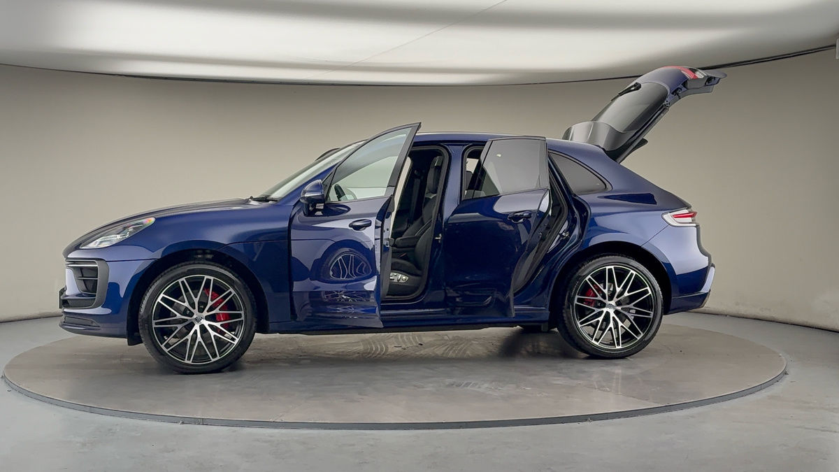 More views of Porsche Macan