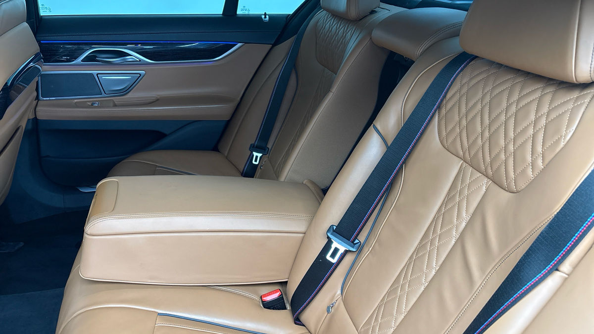 BMW 7 Series Image 9