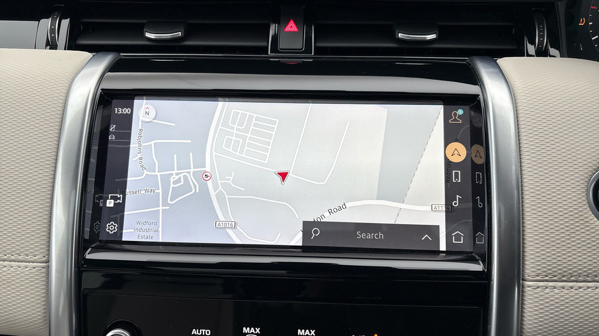 Land Rover Discovery Sport Image 17