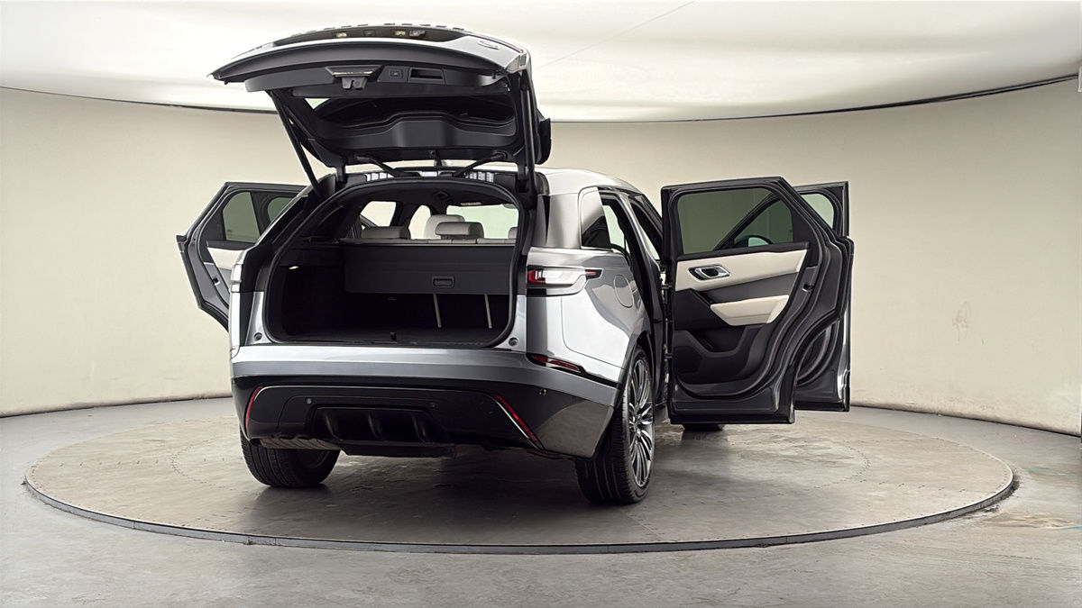 More views of Land Rover Range Rover Velar