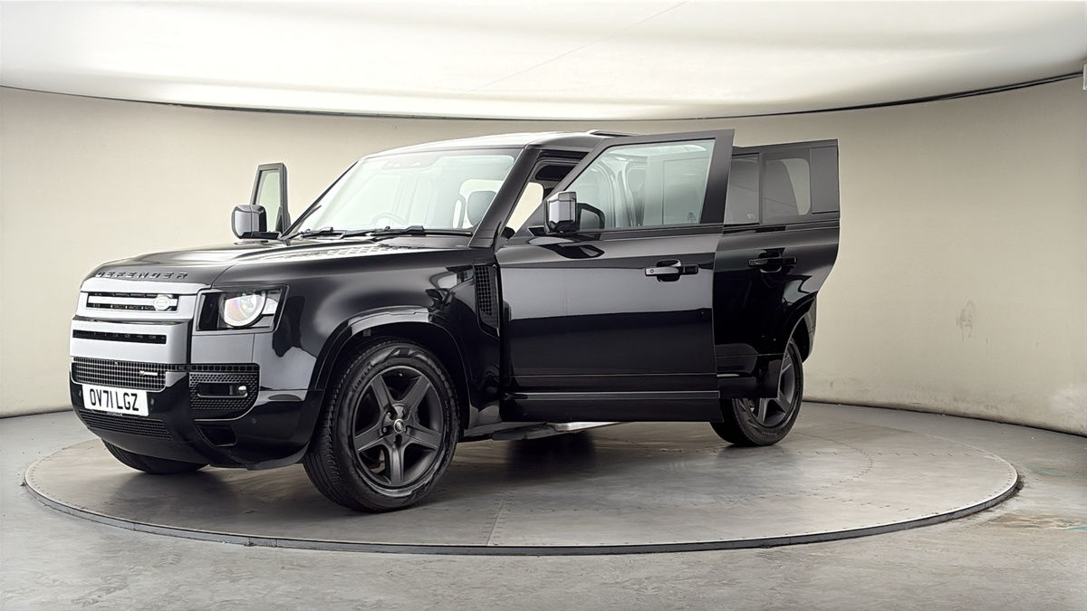 Land Rover Defender 110 Image 22