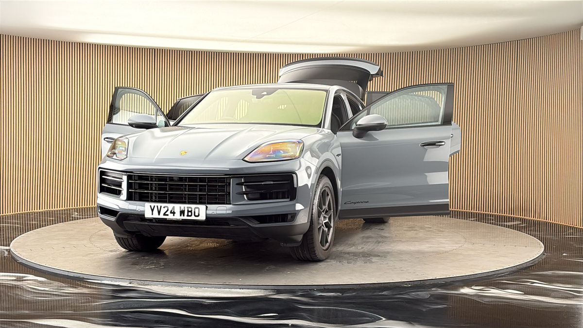 More views of Porsche Cayenne