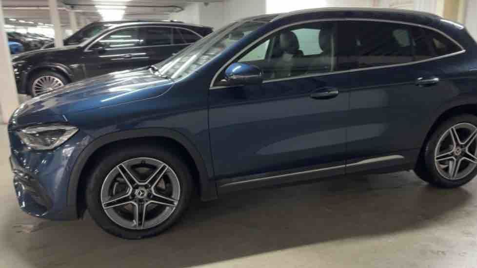 More views of Mercedes-Benz GLA