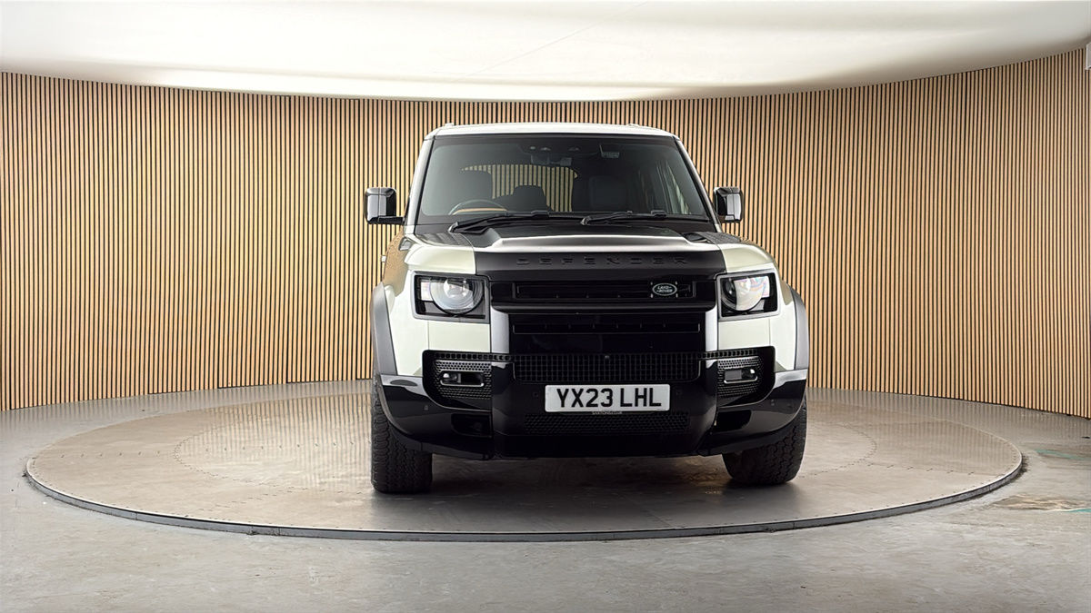 More views of Land Rover Defender 110