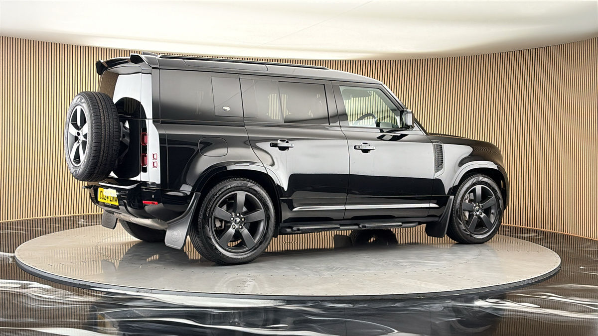 More views of Land Rover Defender 110