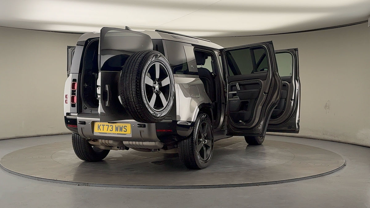 More views of Land Rover Defender 110