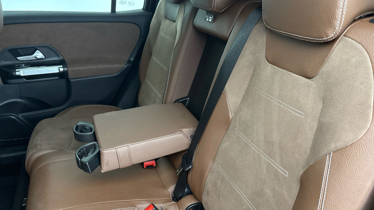 Mercedes-Benz GLB Image 9