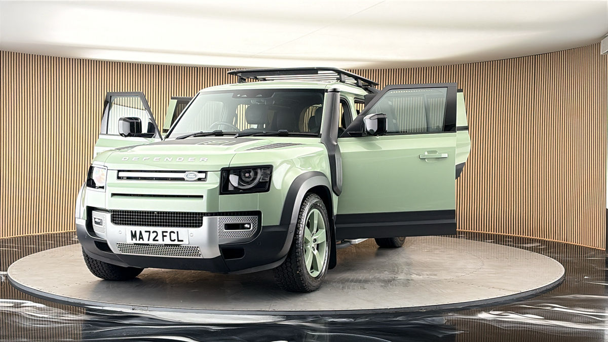 More views of Land Rover Defender 110