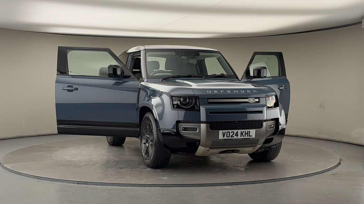 More views of Land Rover Defender 90