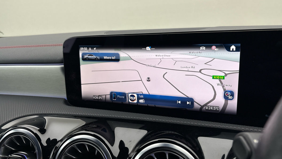 Mercedes-Benz CLA Image 17