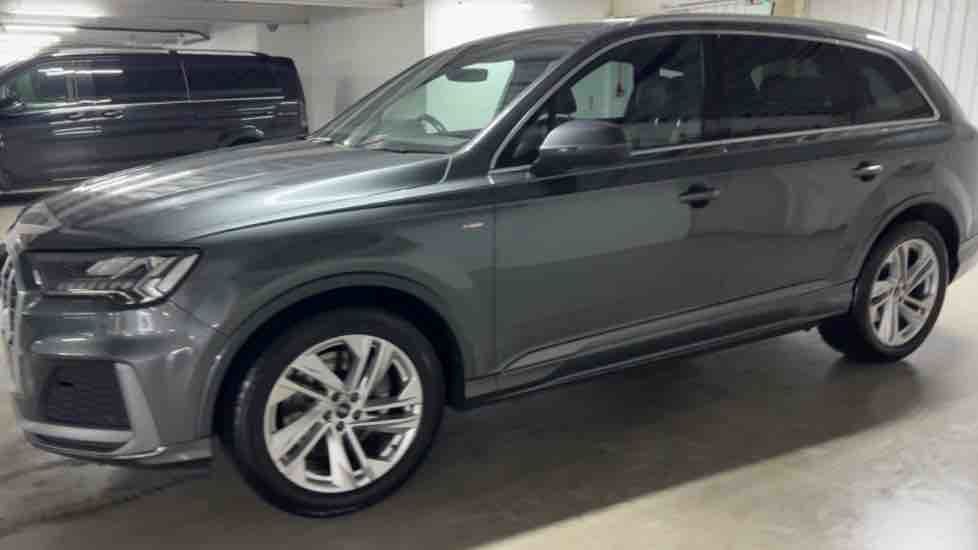 More views of Audi Q7