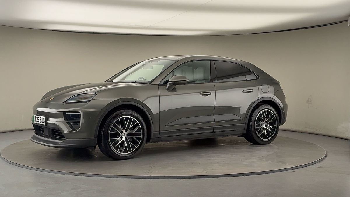 More views of Porsche Macan