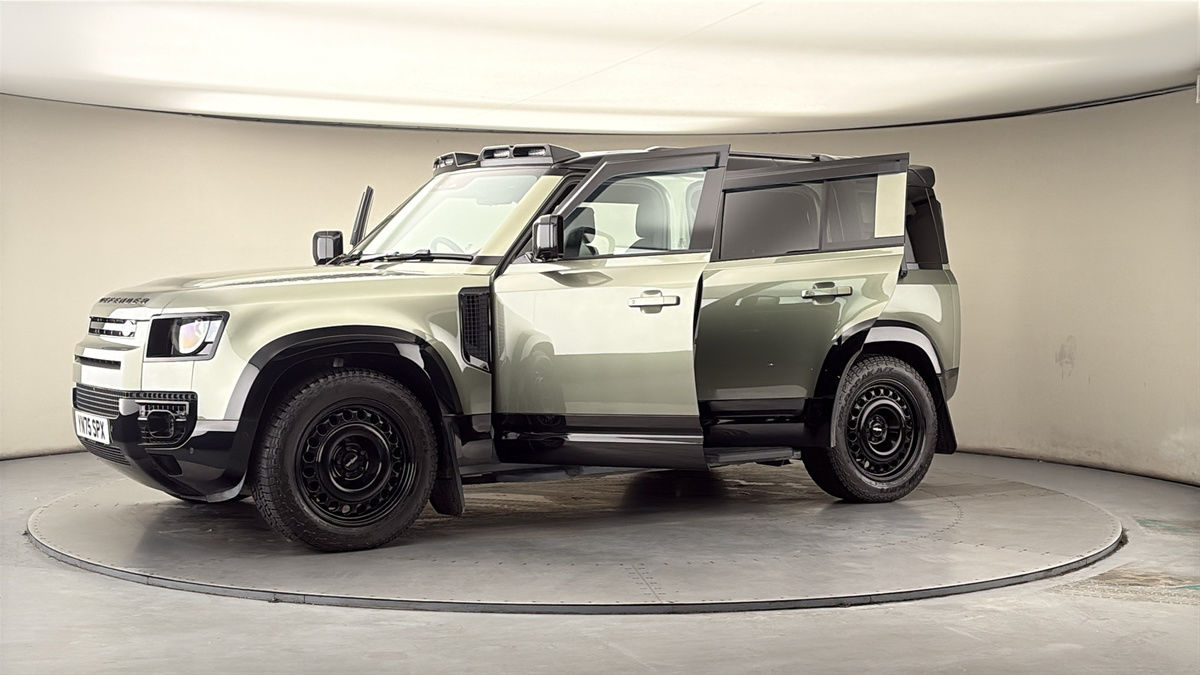 More views of Land Rover Defender 110