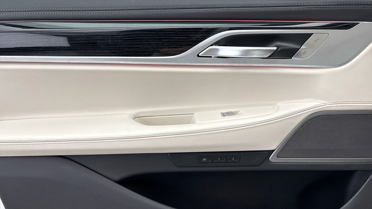 BMW 7 Series Image 19