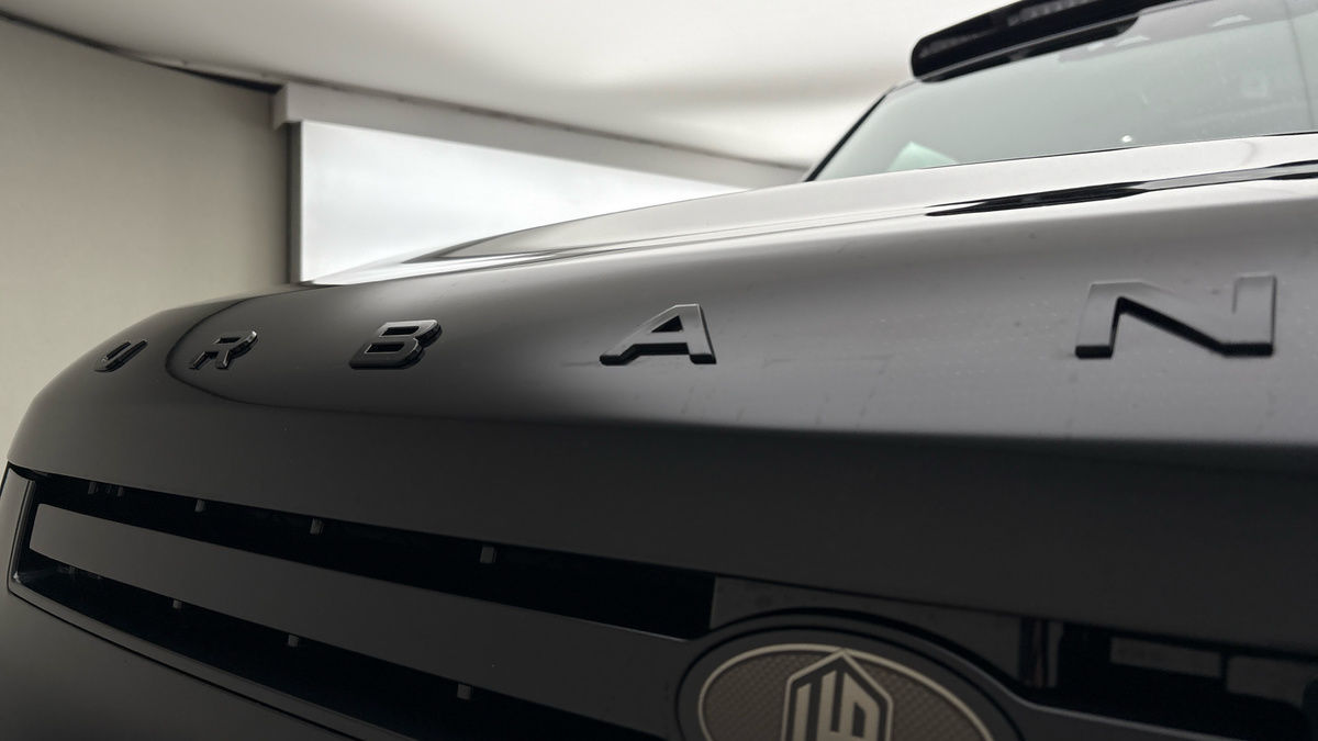 Land Rover Defender 110 Urban Image 24