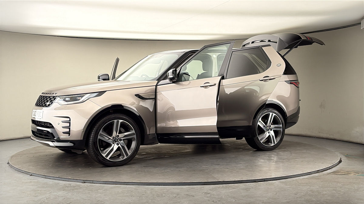 More views of Land Rover Discovery