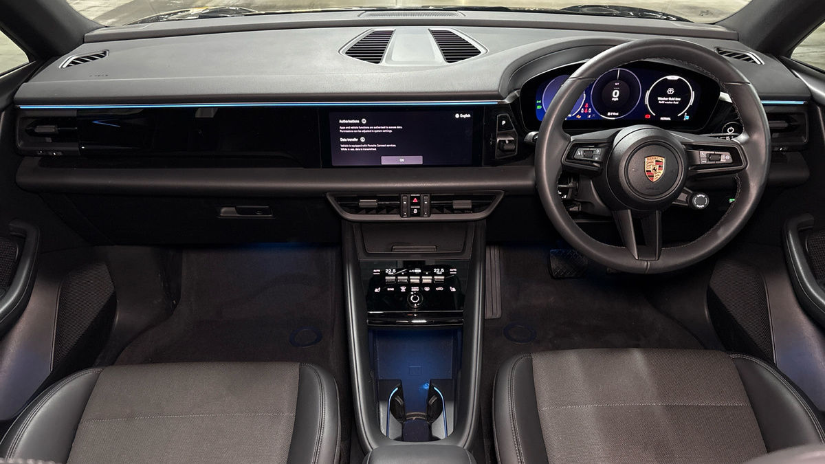 Porsche Macan Image 12