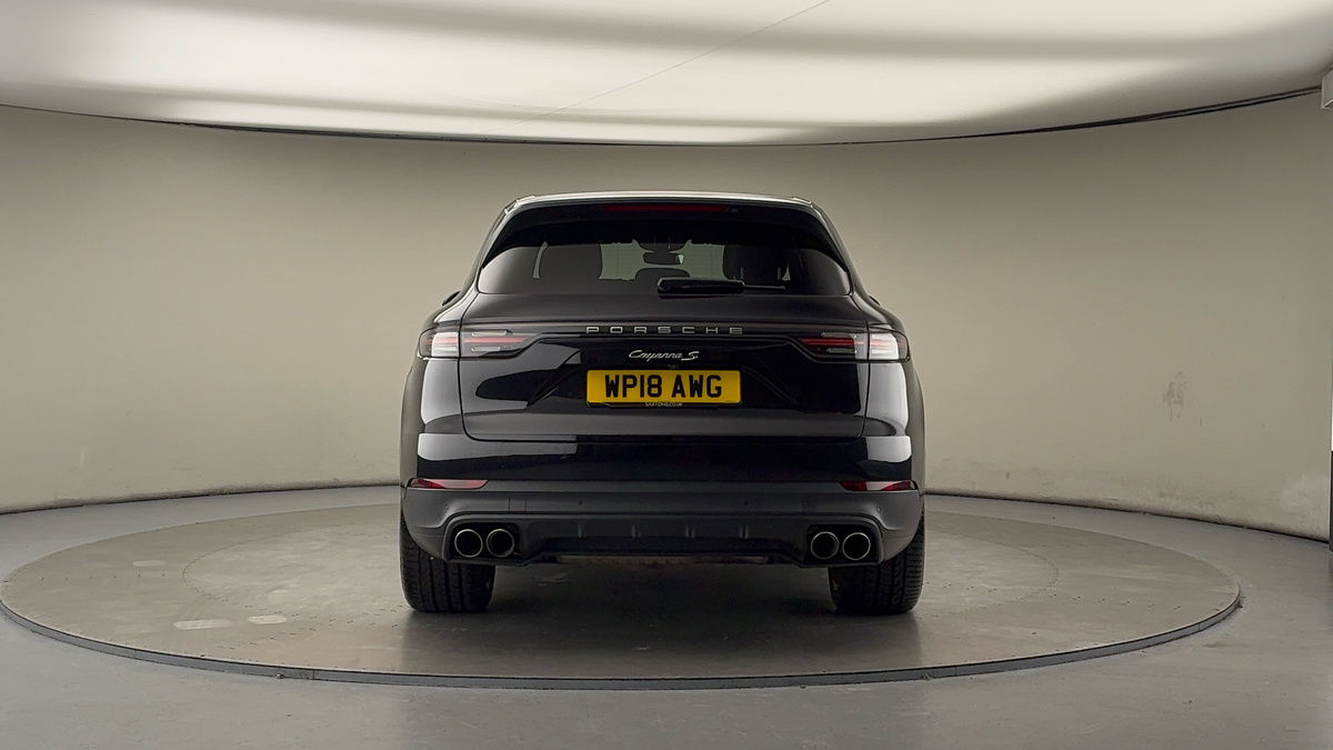 Porsche Cayenne Image 4