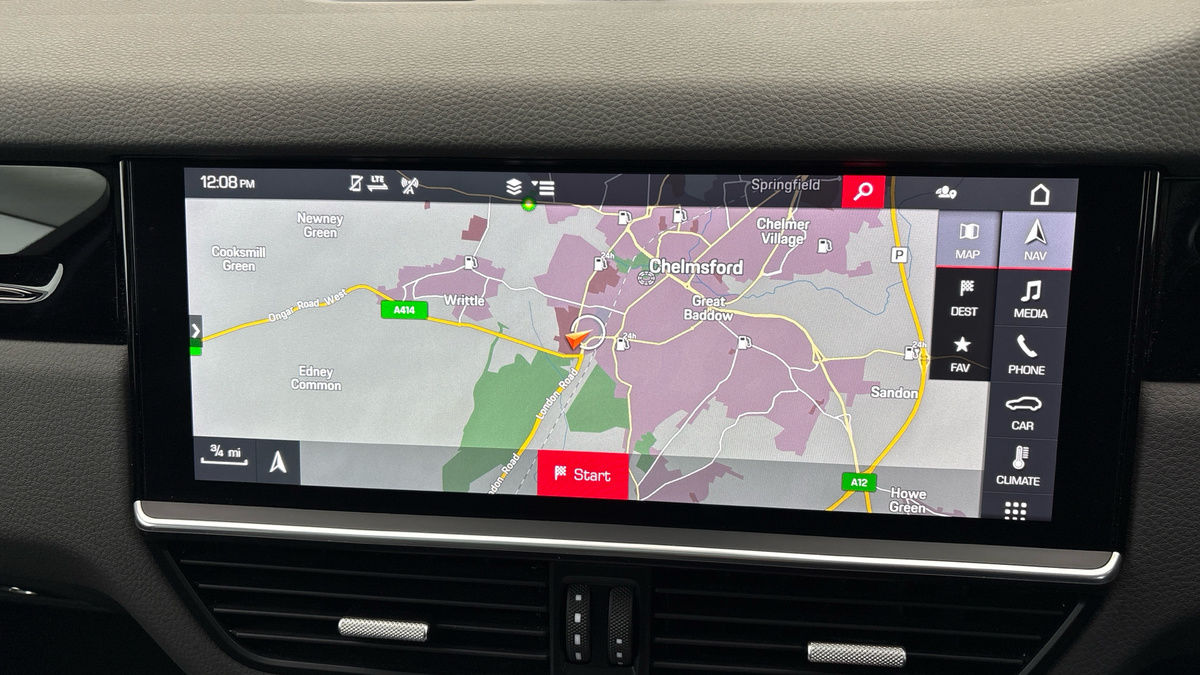 Porsche Cayenne Image 17