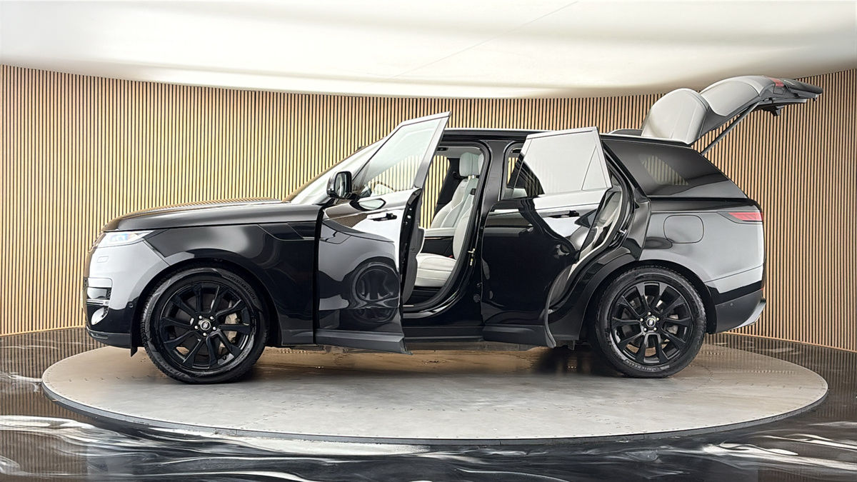 More views of Land Rover Range Rover Sport