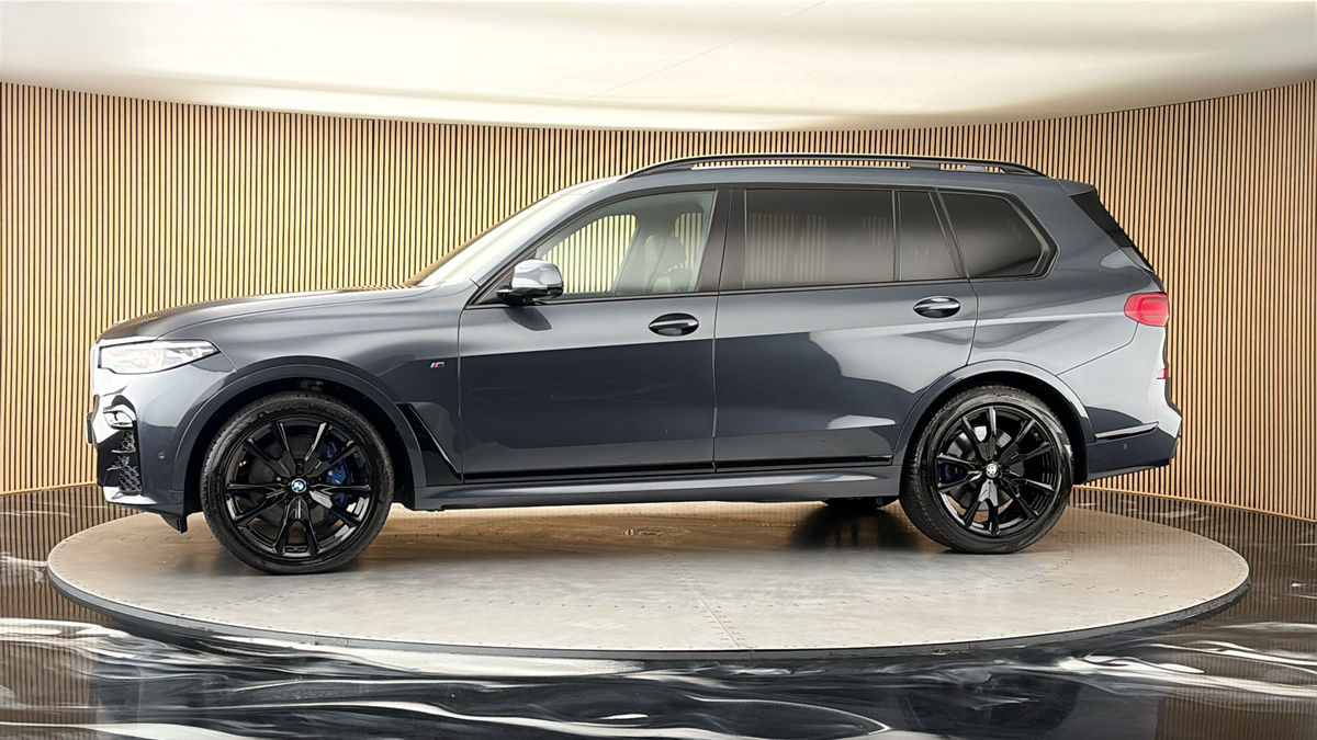 More views of BMW X7