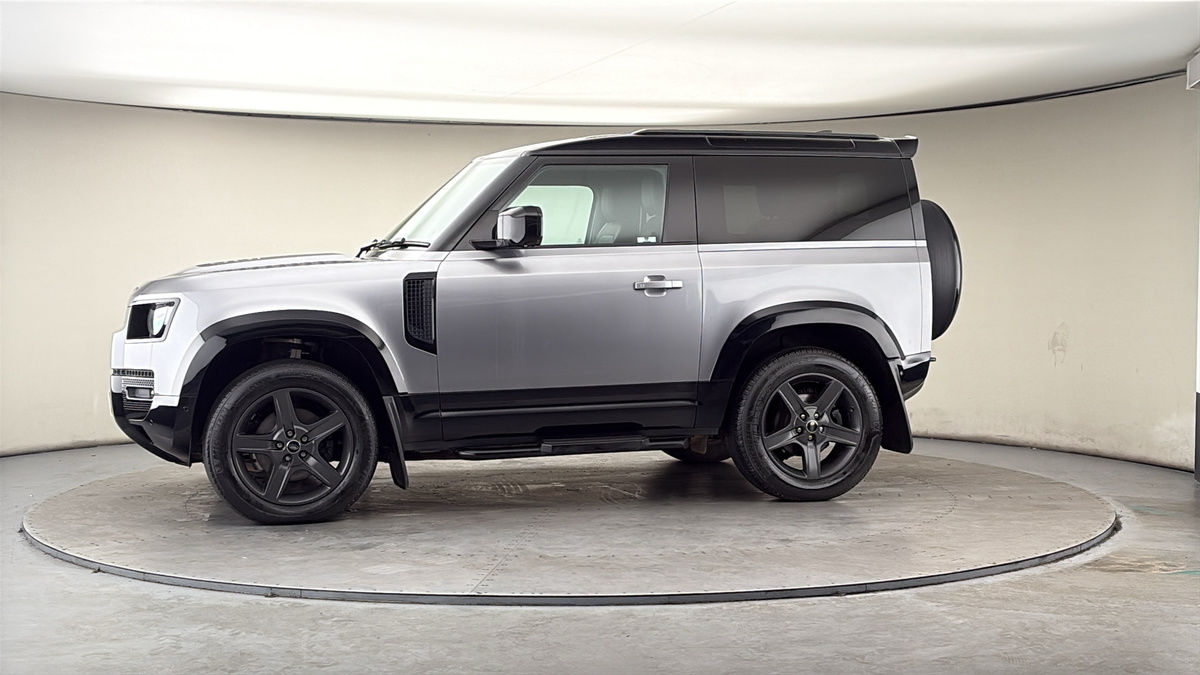 More views of Land Rover Defender 90