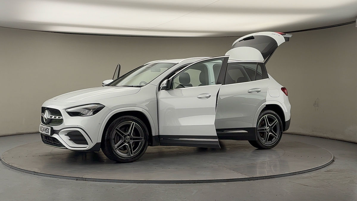 More views of Mercedes-Benz GLA