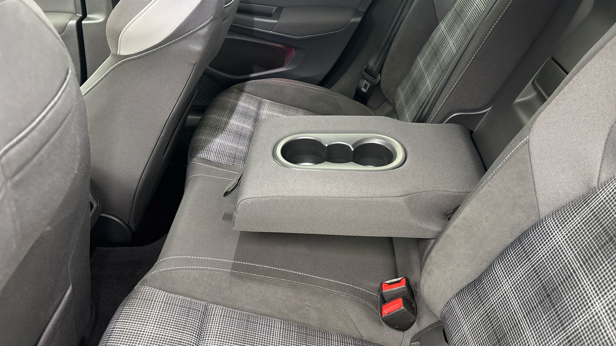 Volkswagen Golf Image 9