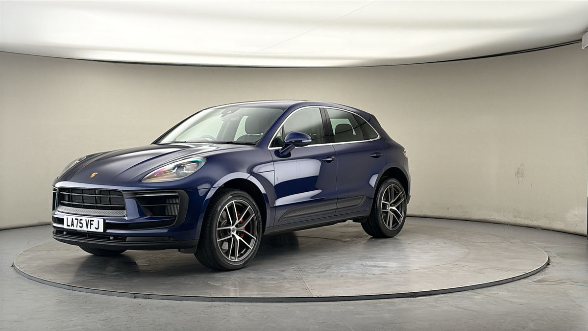 More views of Porsche Macan
