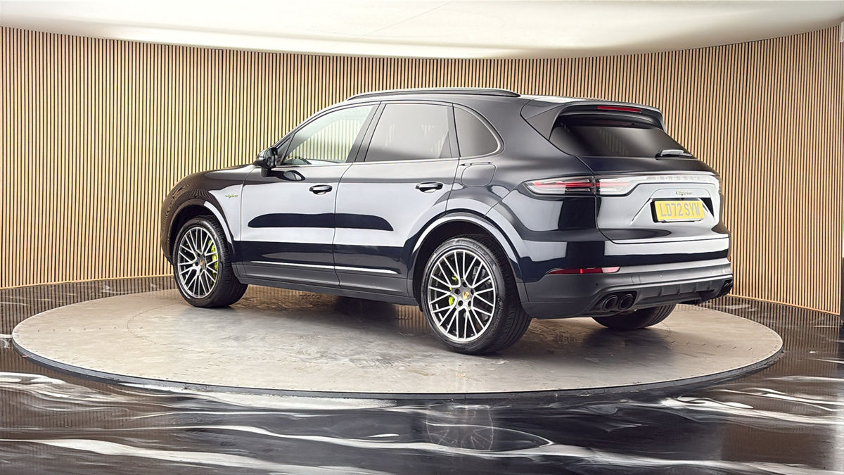 More views of Porsche Cayenne