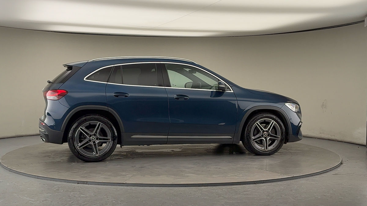 More views of Mercedes-Benz GLA