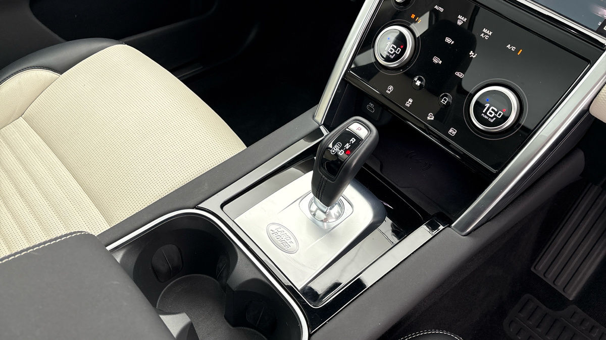 Land Rover Discovery Sport Image 18