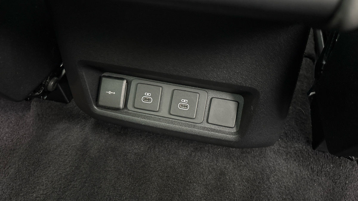 Land Rover Discovery Image 32