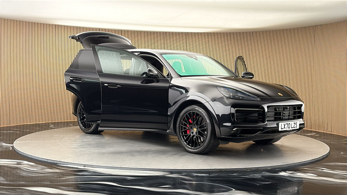 More views of Porsche Cayenne