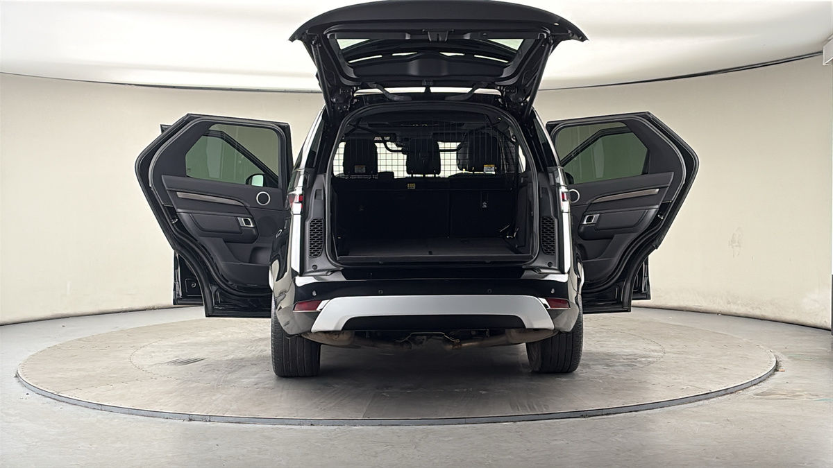 More views of Land Rover Discovery