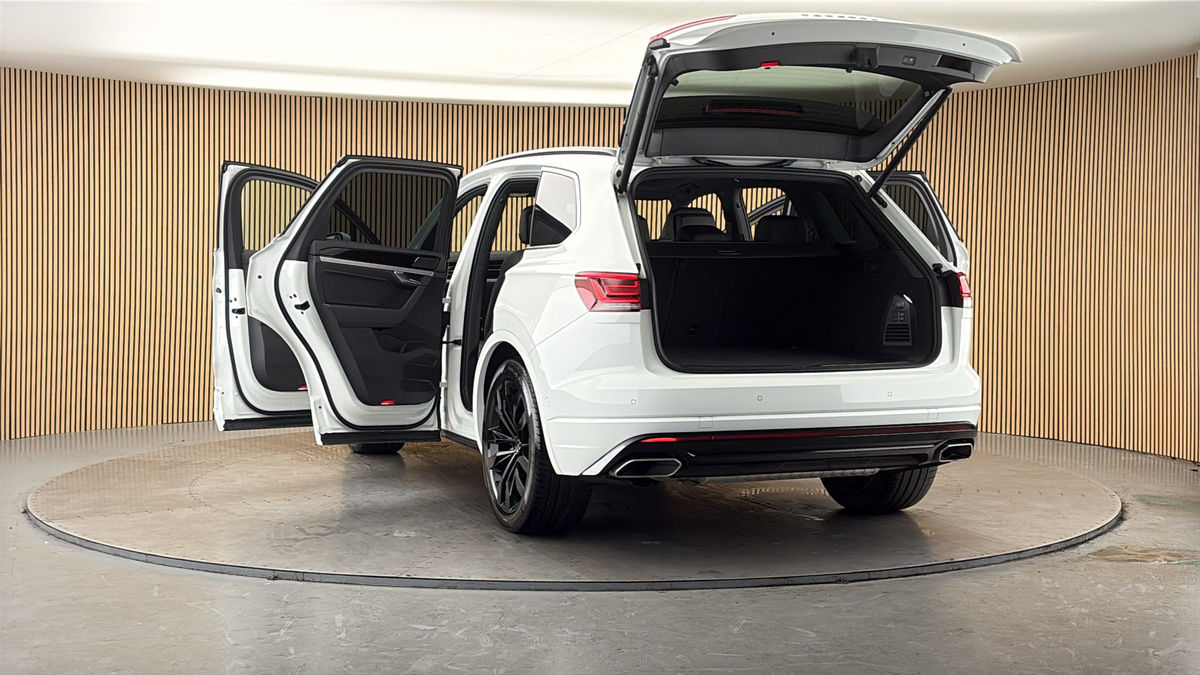 More views of Volkswagen Touareg