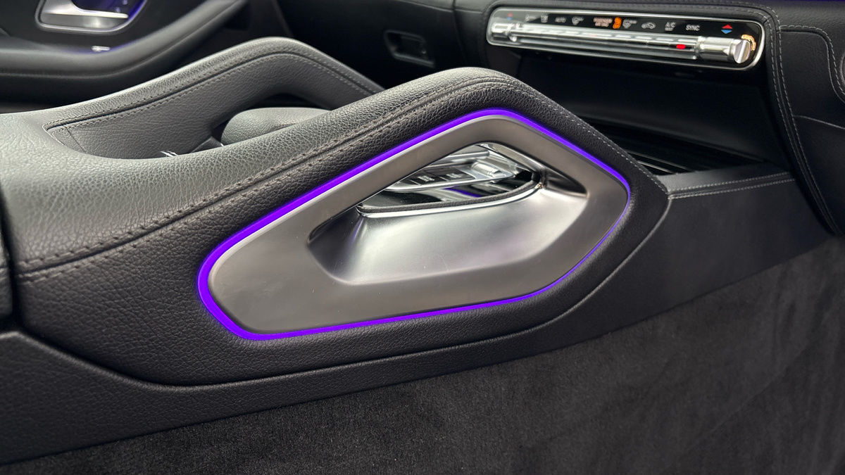 Mercedes-Benz GLS Image 26