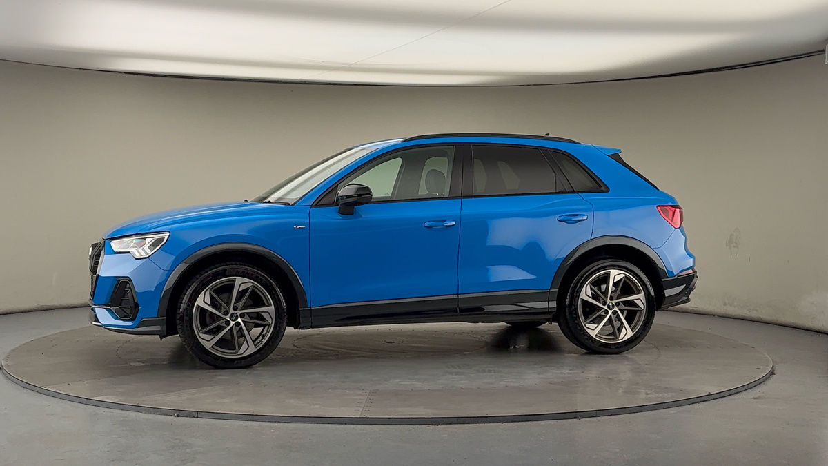 More views of Audi Q3