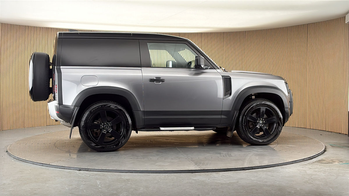 More views of Land Rover Defender 90